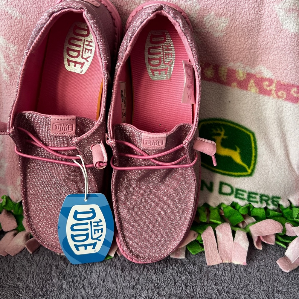 Hey Dude Women’s Pink Metallic Slip-On Sneakers - Picture 3 of 7